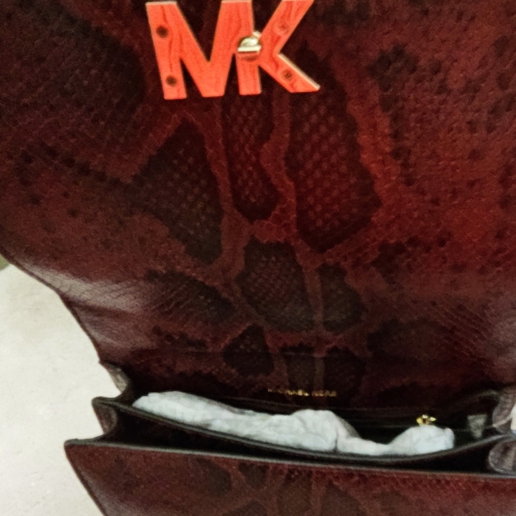 NWT Michael Kors MK Mott Red/black snake skin gold chain flap over bag - Picture 9 of 13